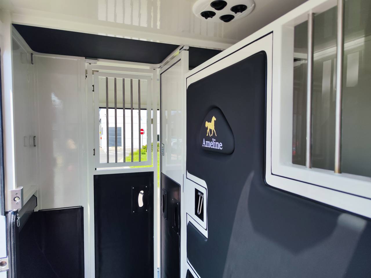 Furgoneta para caballos Ameline HARAS  2026 De segunda mano