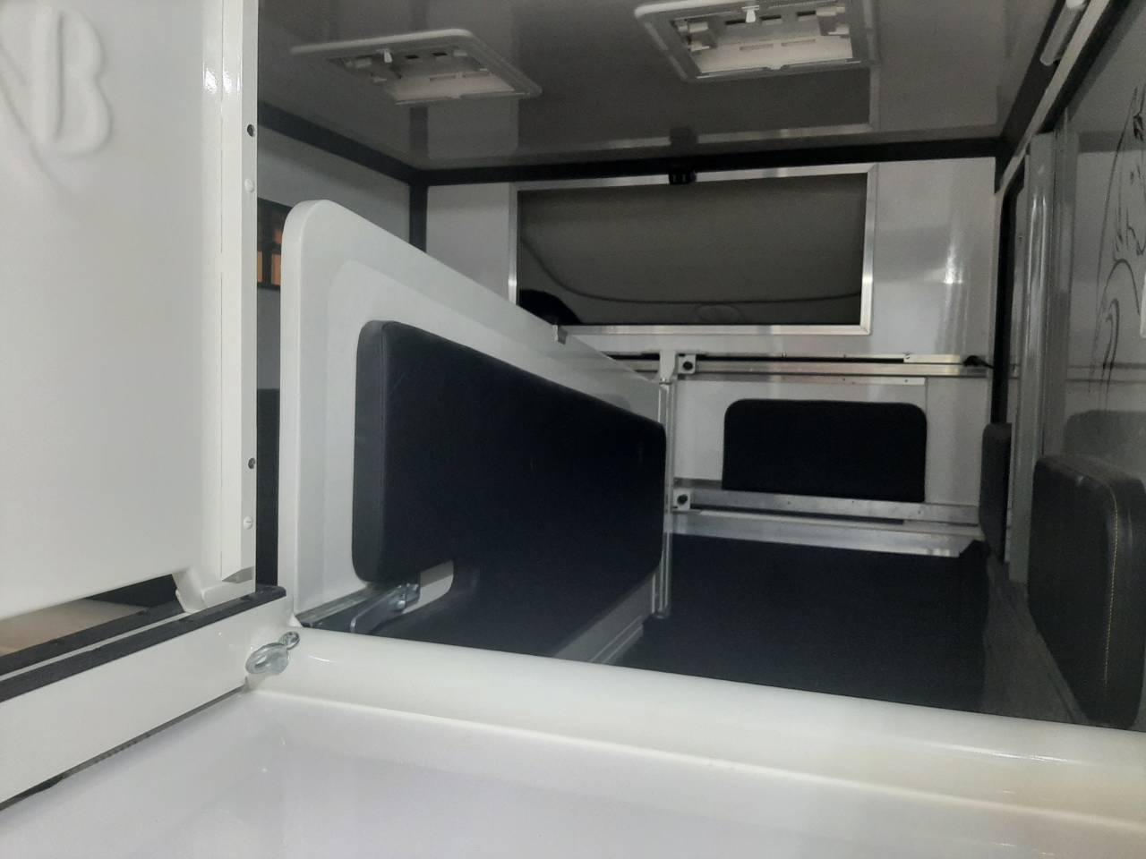 Furgoneta para caballos Renault Master 2020 De segunda mano