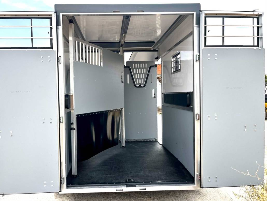 Van caballos Bonilla B7 Stall 2 Caballos 2026 Nuevo