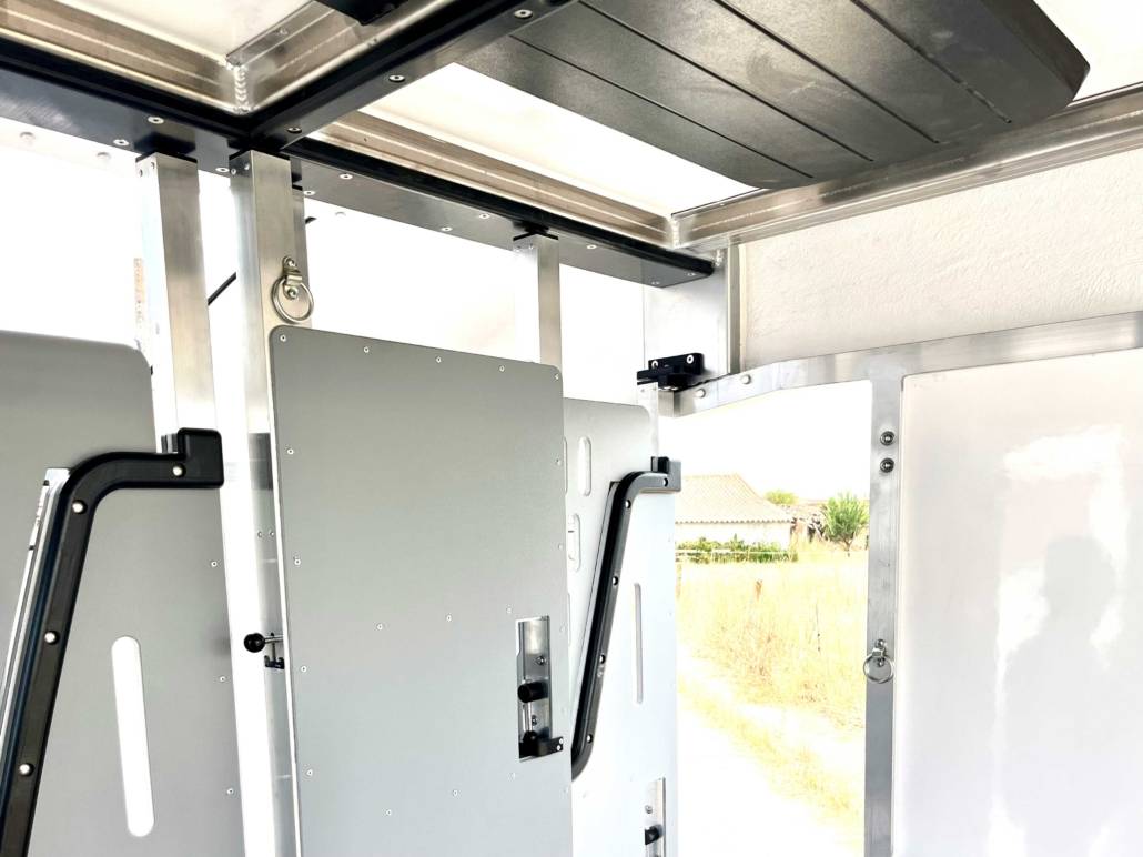 Van caballos Bonilla B7 Stall 2 Caballos 2026 Nuevo