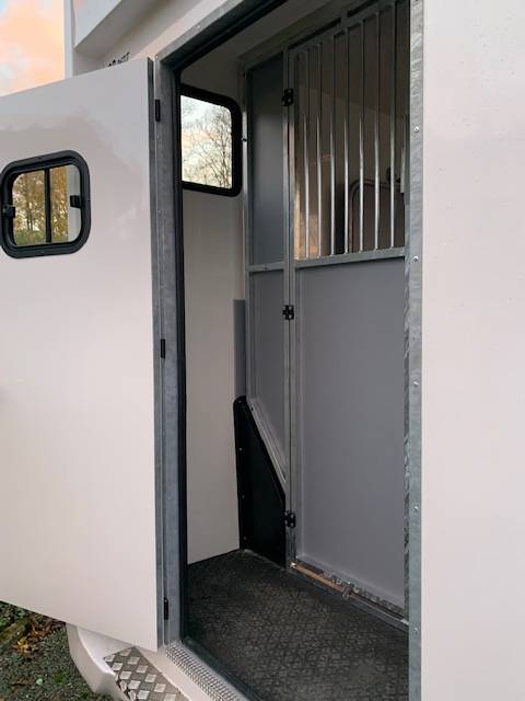 Furgoneta para caballos AP Petit Master 2023 2023 De segunda mano