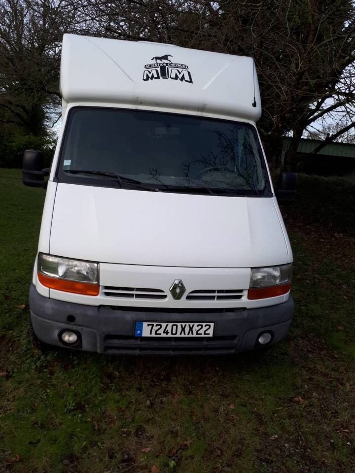 Furgoneta para caballos Renault Master 2000 De segunda mano