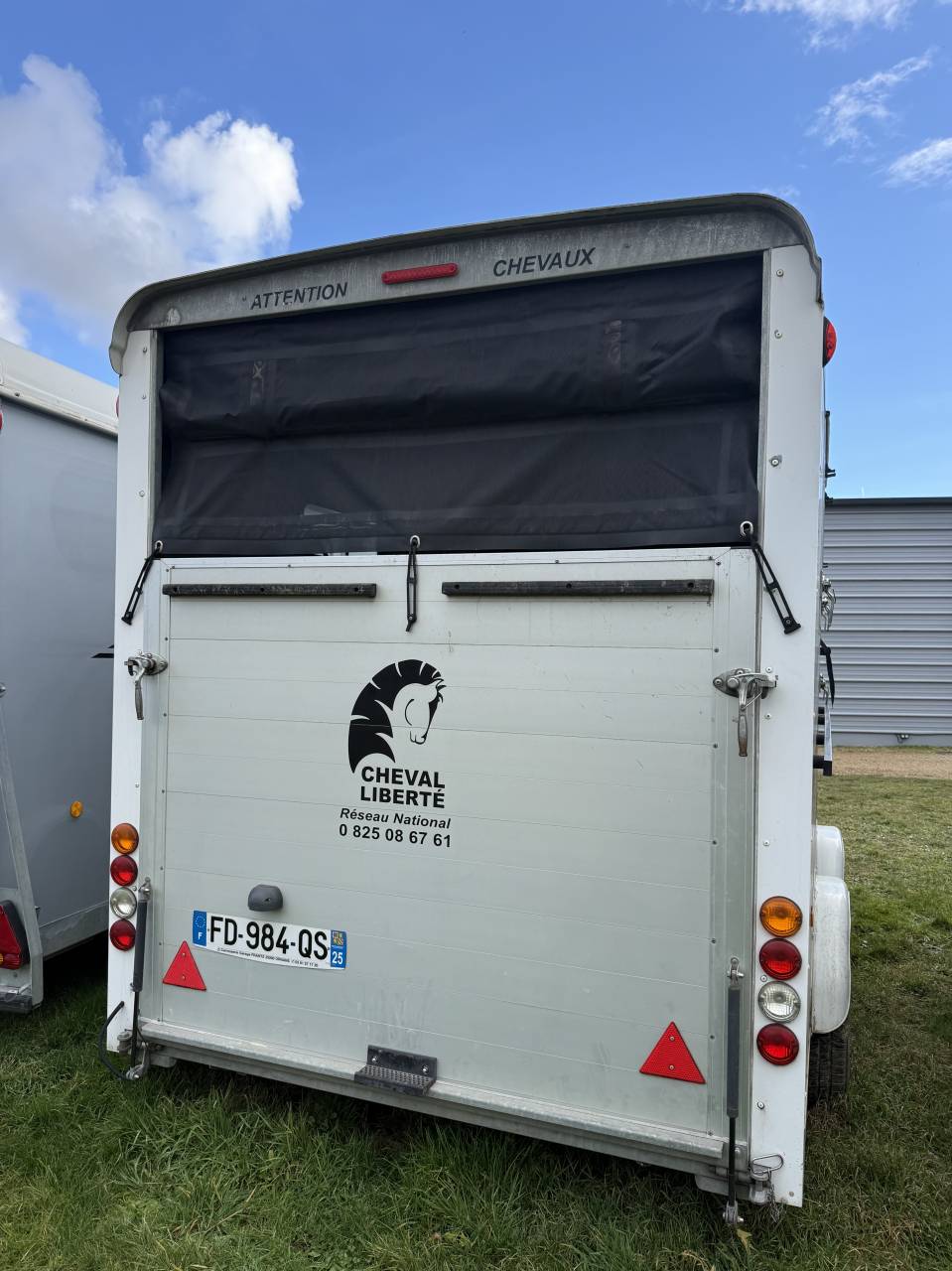 Van caballos Cheval Libert&eacute; MAXI 3 3 Caballos 2019 De segunda mano