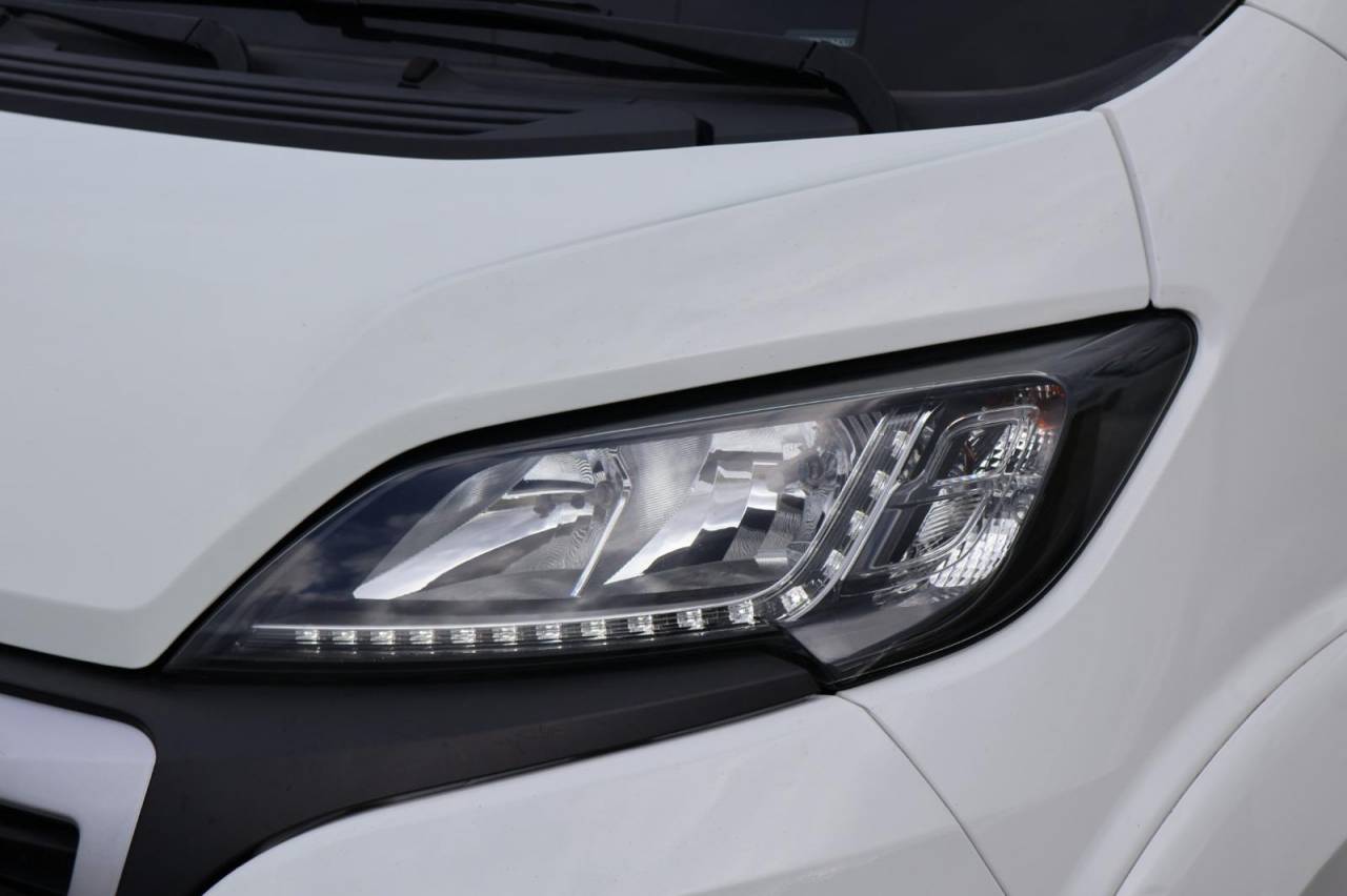 Furgoneta para caballos Theault THEAULT PROTEO 3.0 180CH 2015 De segunda mano