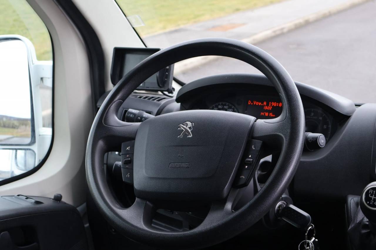 Furgoneta para caballos Theault THEAULT PROTEO 3.0 180CH 2015 De segunda mano