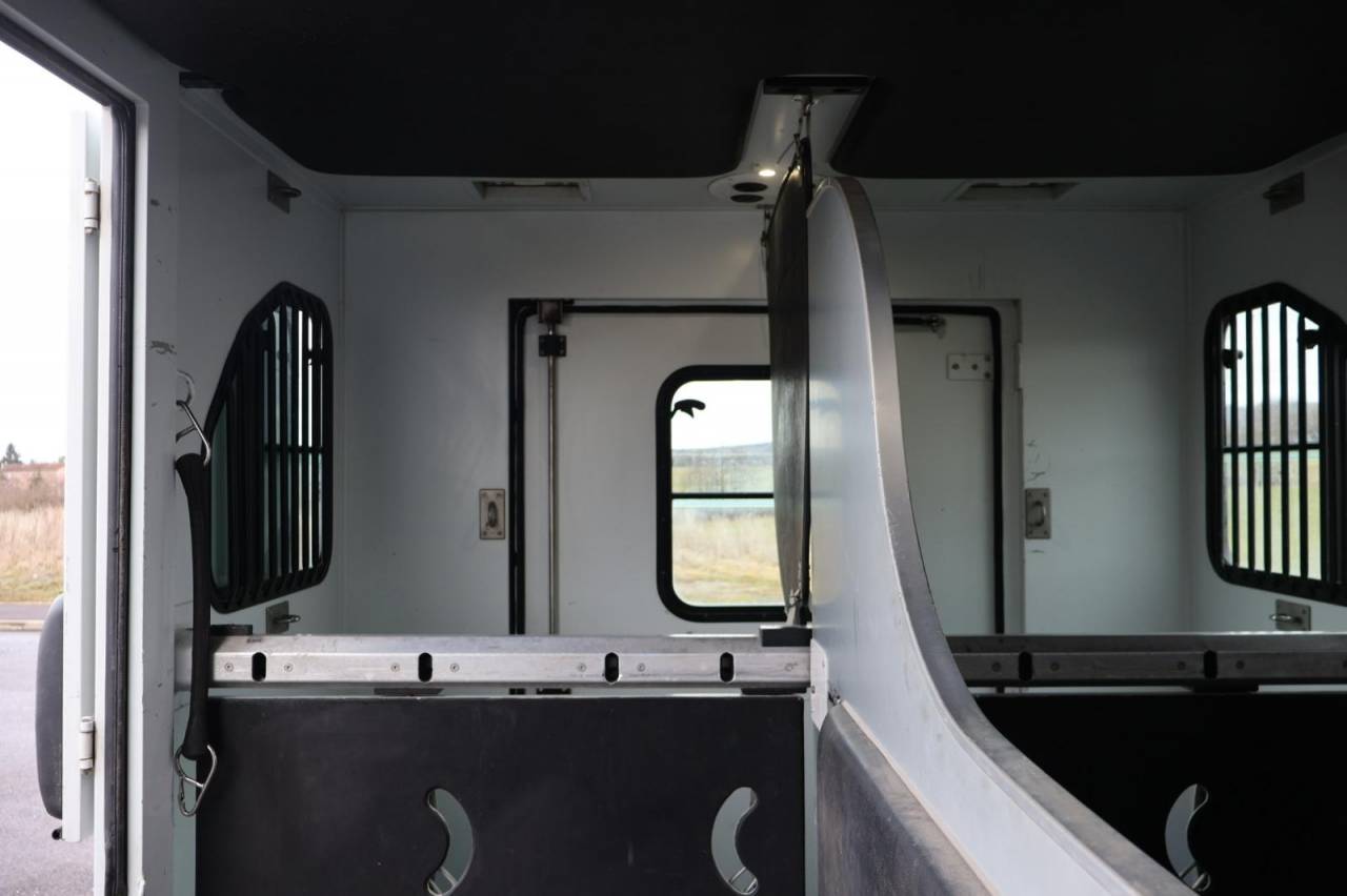 Furgoneta para caballos Theault THEAULT PROTEO 3.0 180CH 2015 De segunda mano