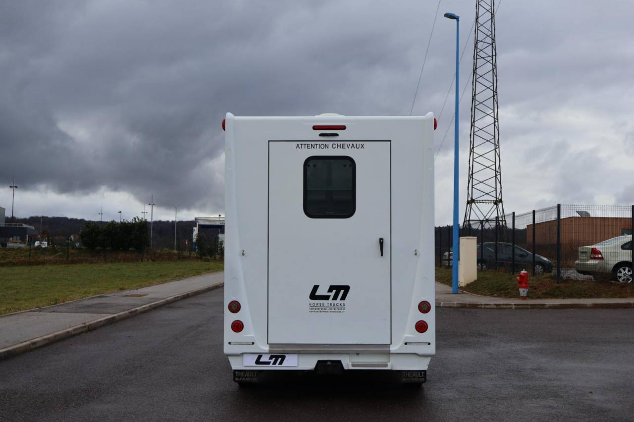 Furgoneta para caballos Theault THEAULT PROTEO 3.0 180CH 2015 De segunda mano