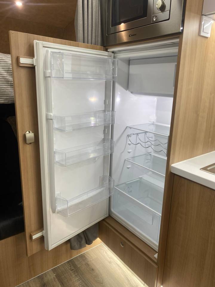 Cami&oacute;n para caballos Volvo fm 2012 De segunda mano