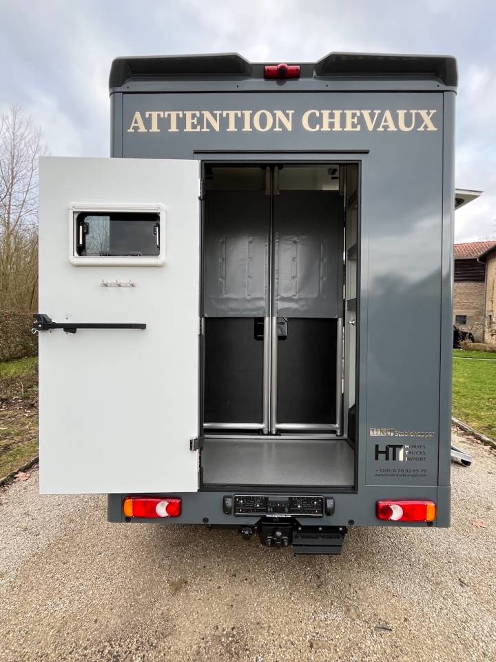 Furgoneta para caballos Renault RENAULT 0 Nuevo