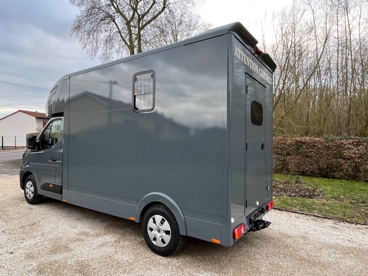 Furgoneta para caballos Renault RENAULT 0 Nuevo
