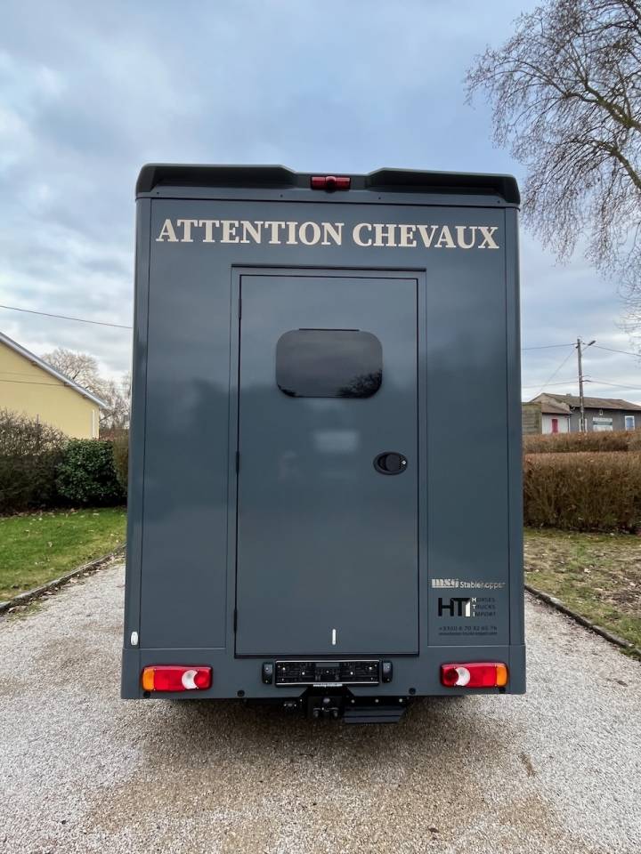 Furgoneta para caballos Renault RENAULT 0 Nuevo