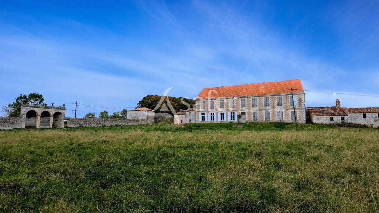 Propiedad rural En venta Deux-S&egrave;vres