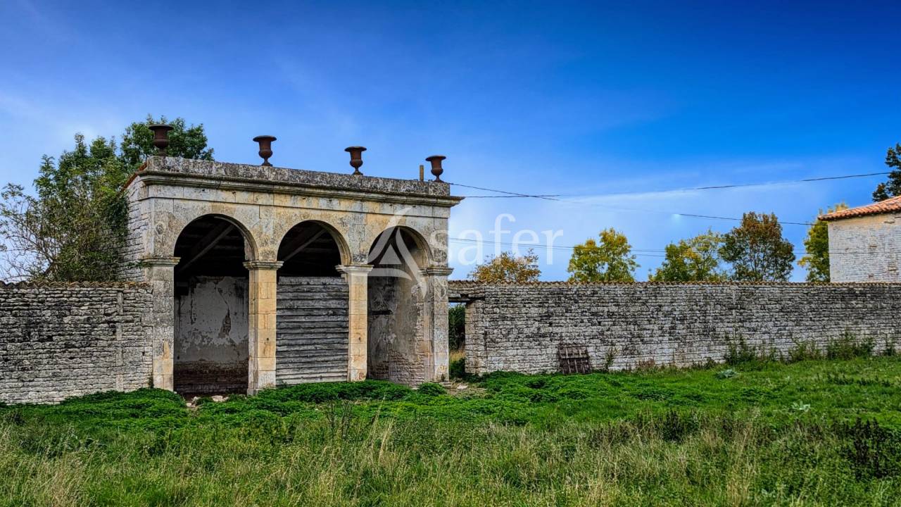 Propiedad rural En venta Deux-S&egrave;vres