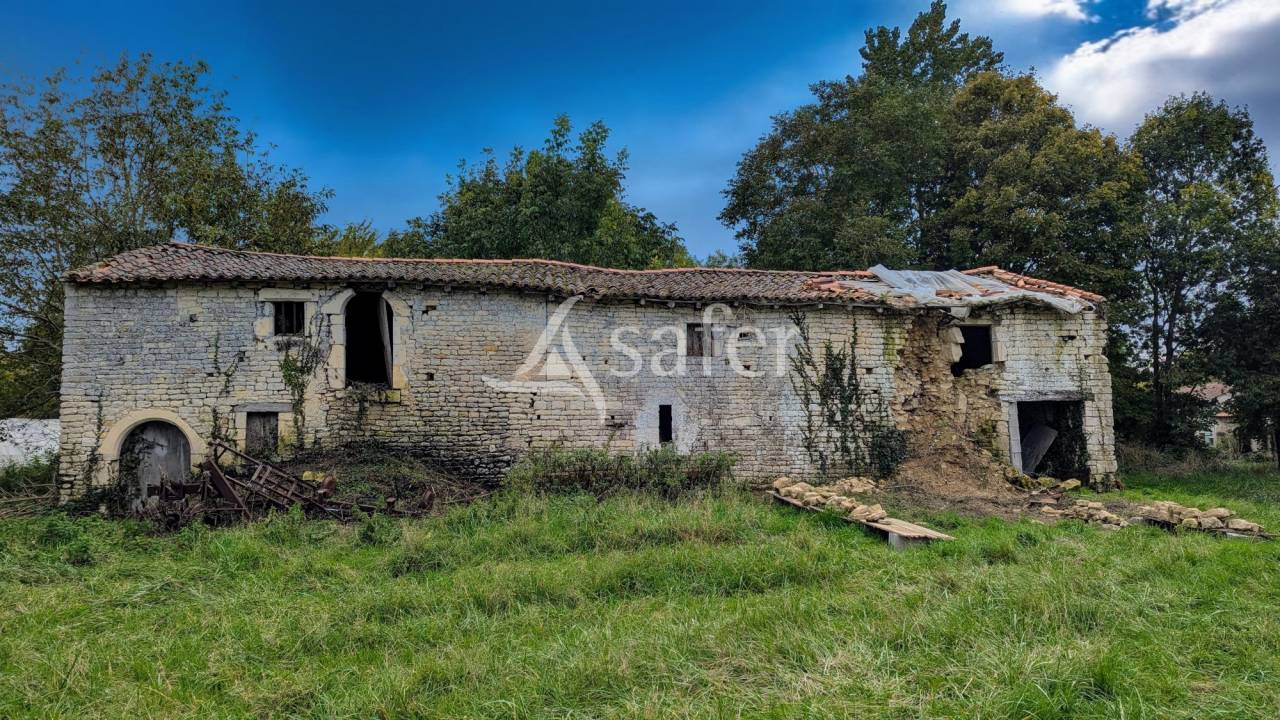 Propiedad rural En venta Deux-S&egrave;vres