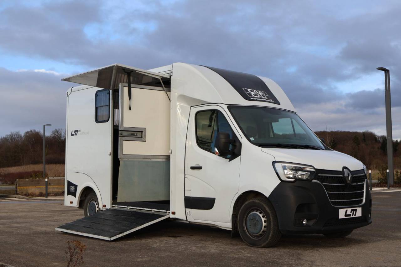 Furgoneta para caballos Cavalcar MASTER CAVALCAR 2022 De segunda mano