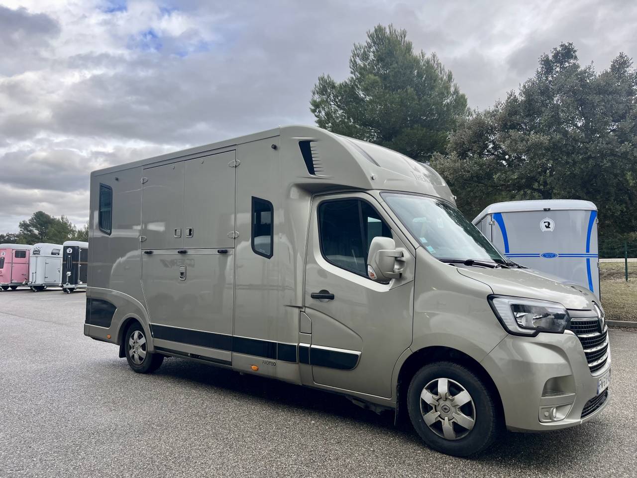 Furgoneta para caballos Theault  2021 De segunda mano