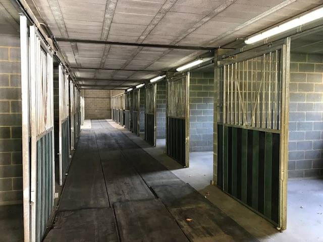 Cuadra de propietarios En venta Hainaut