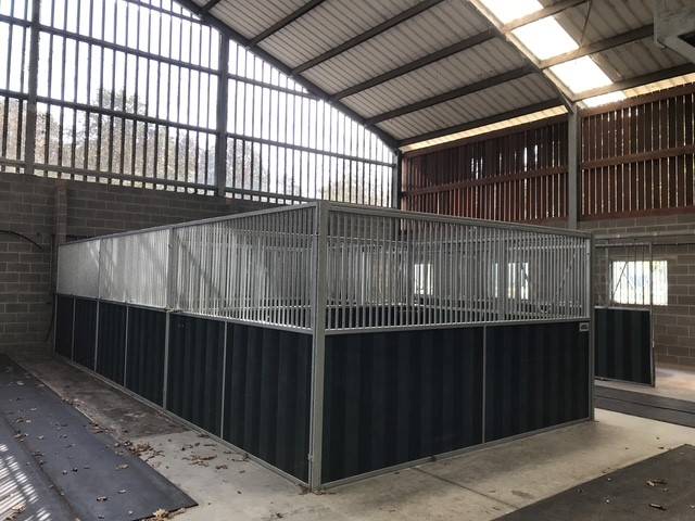 Cuadra de propietarios En venta Hainaut