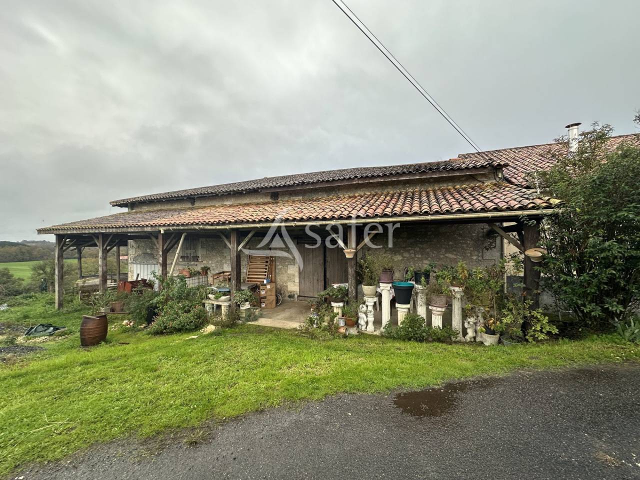 Explotaci&oacute;n ovina En venta Charente