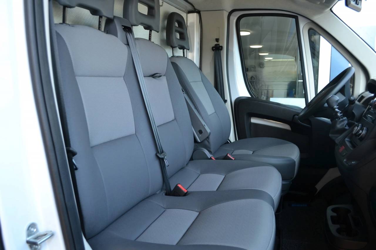 Furgoneta para caballos Otra marca PEUGEOT 0 Nuevo