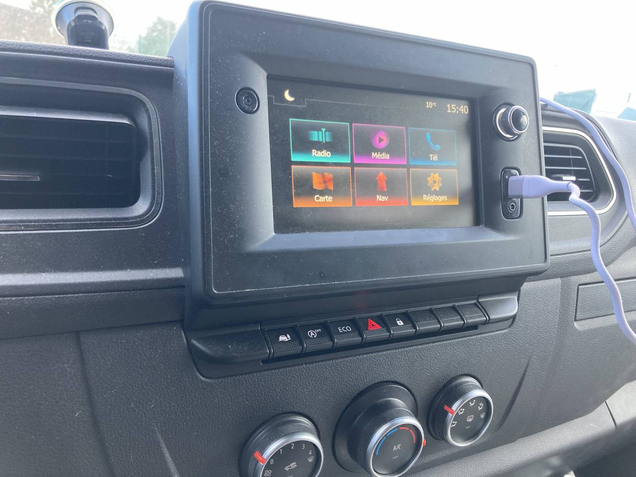 Furgoneta para caballos Ameline Master 3  2021 De segunda mano