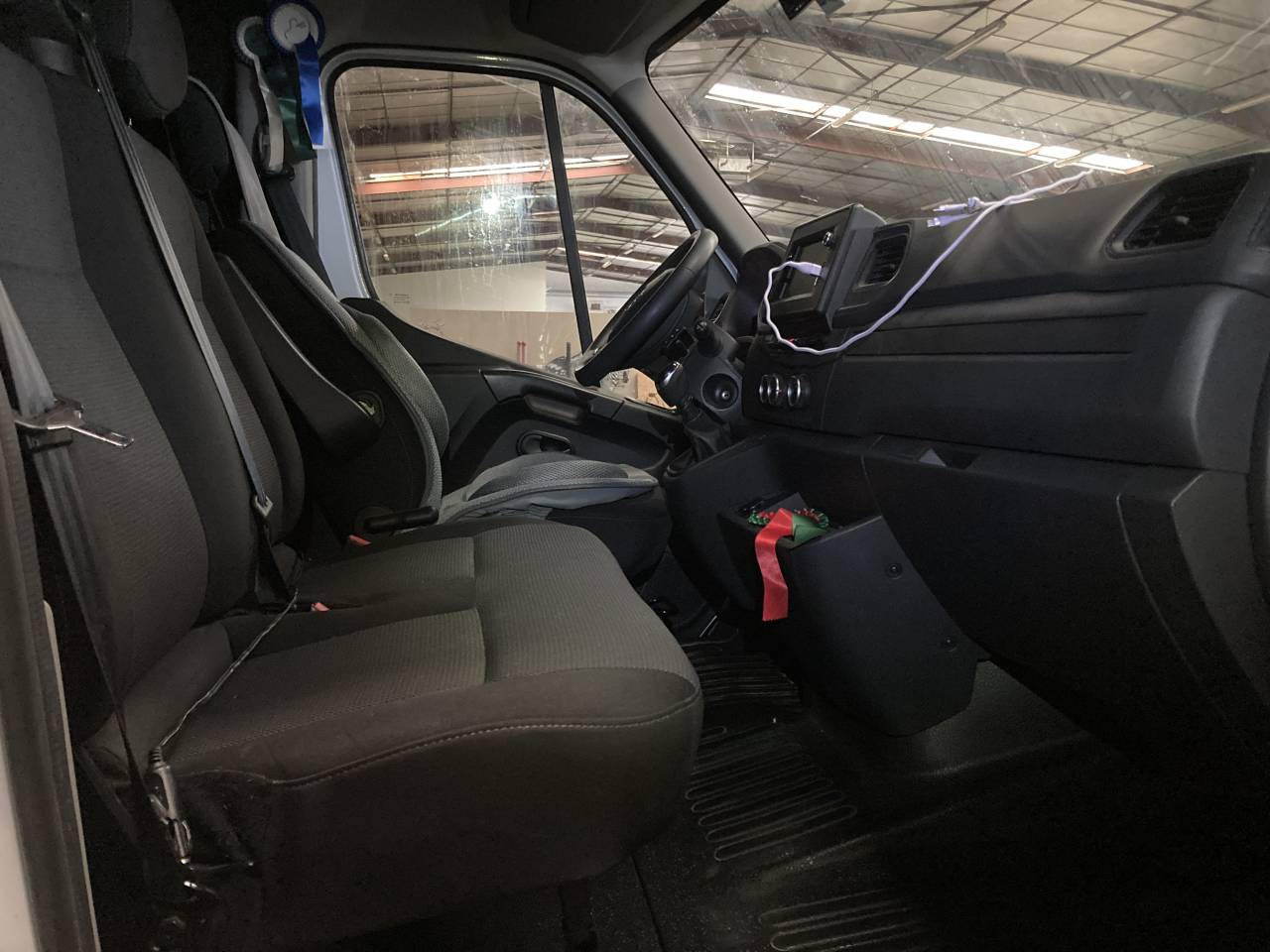 Furgoneta para caballos Ameline Master 3  2021 De segunda mano