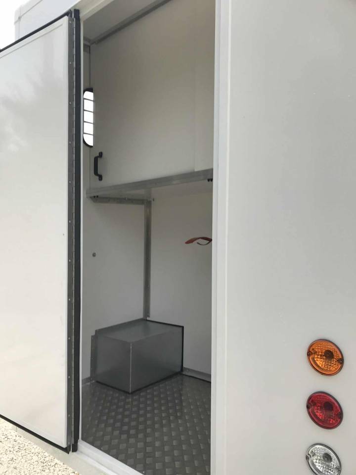 Furgoneta para caballos Renault Master 2017 De segunda mano