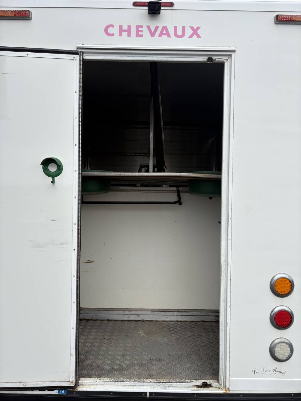 Furgoneta para caballos Les Vans Roussel  2008 De segunda mano