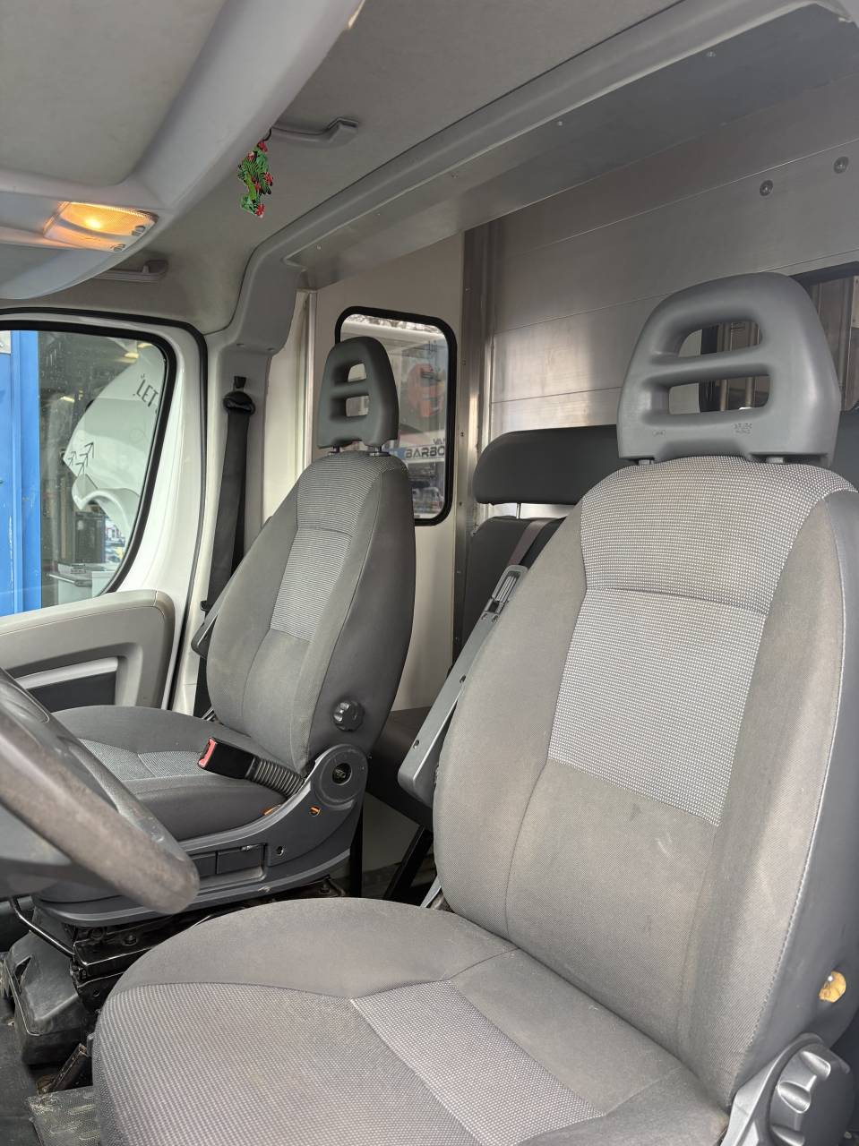 Furgoneta para caballos Les Vans Roussel  2008 De segunda mano