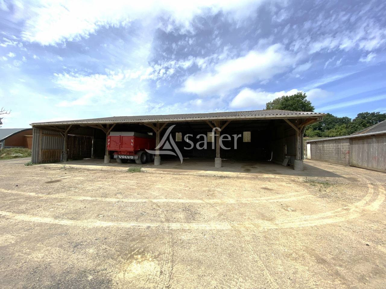 Explotaci&oacute;n agr&iacute;cola En venta Calvados