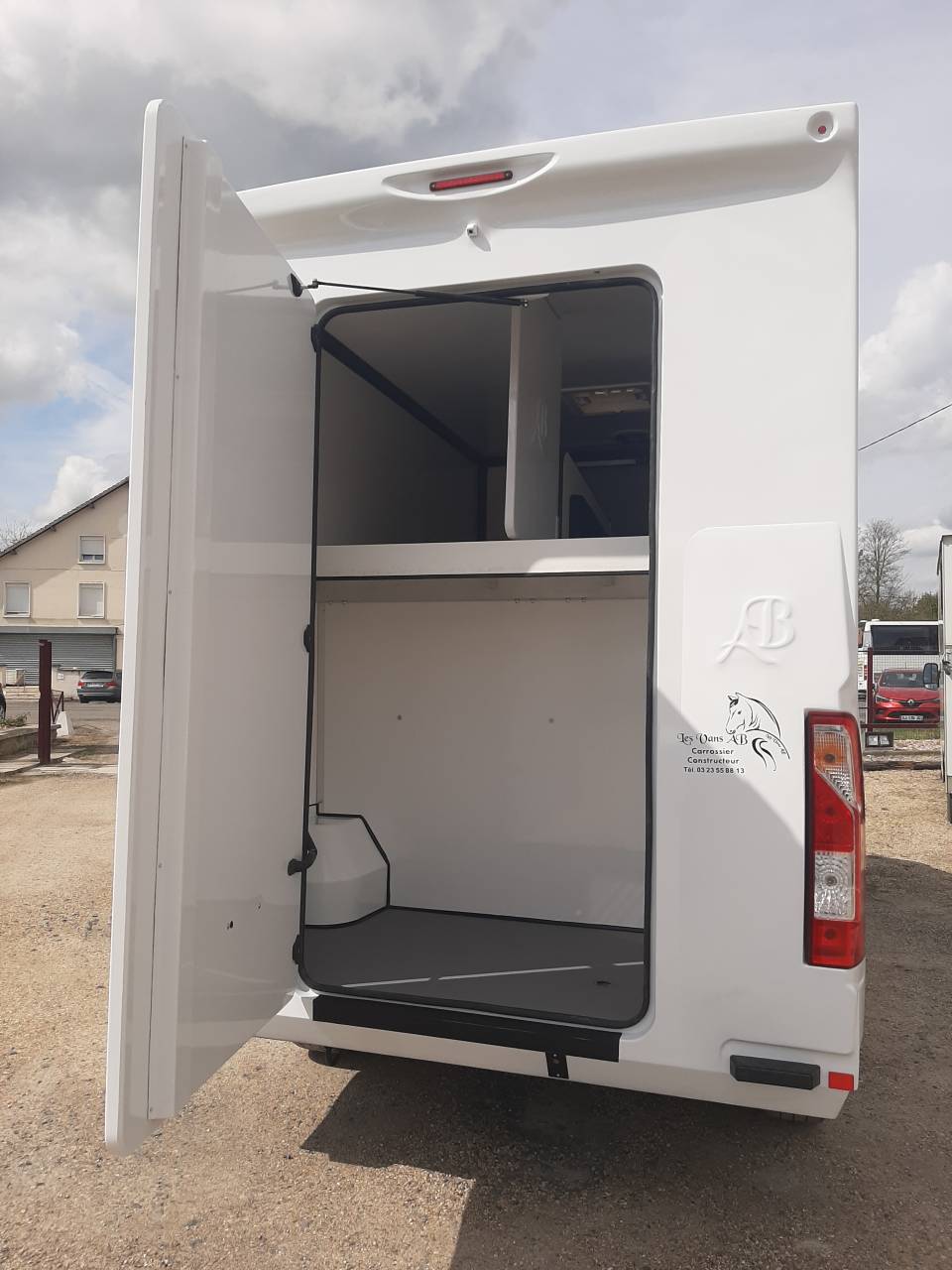 Furgoneta para caballos Renault Master 2018 De segunda mano