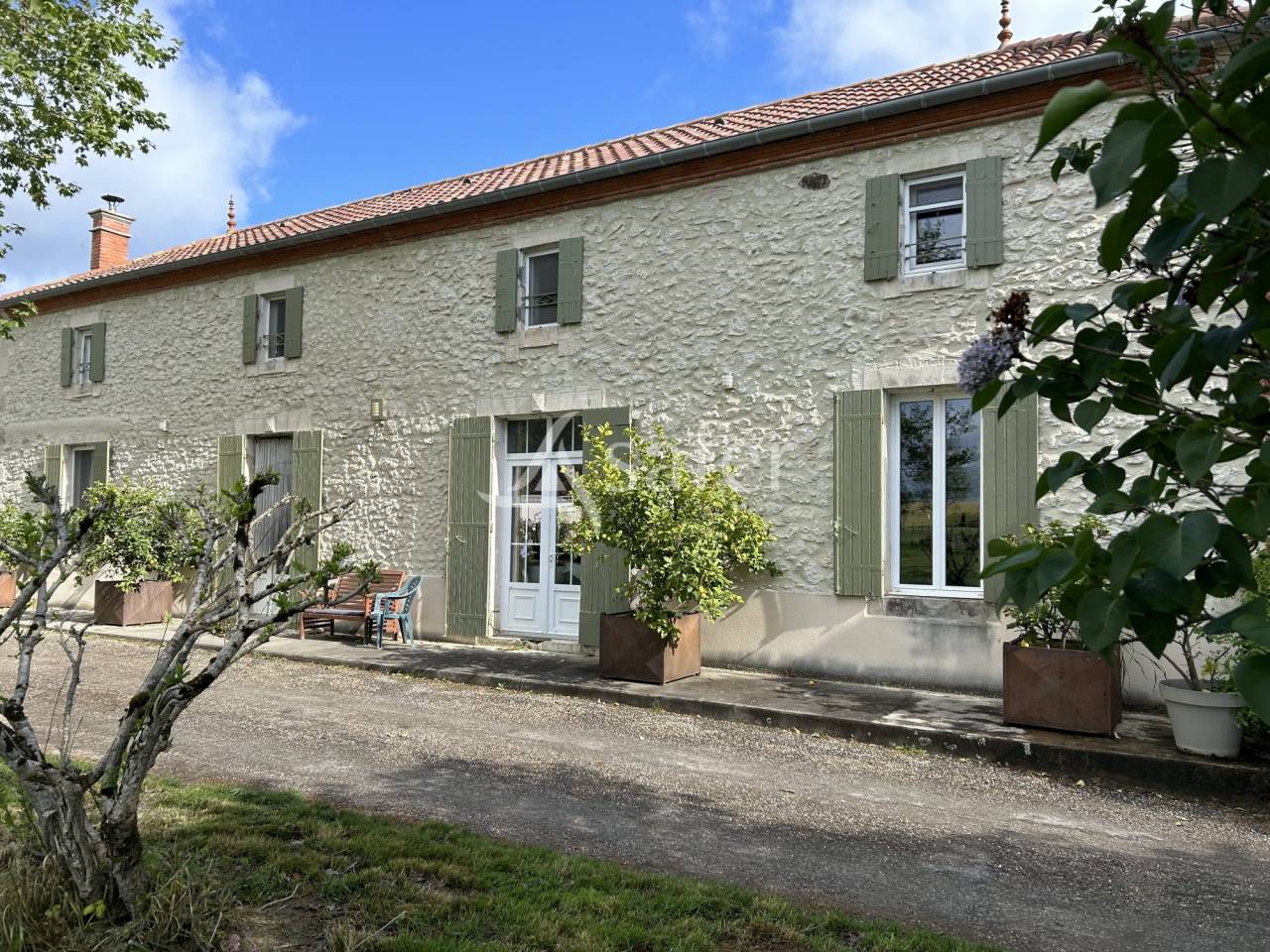 Explotaci&oacute;n agr&iacute;cola En venta Lot y Garona