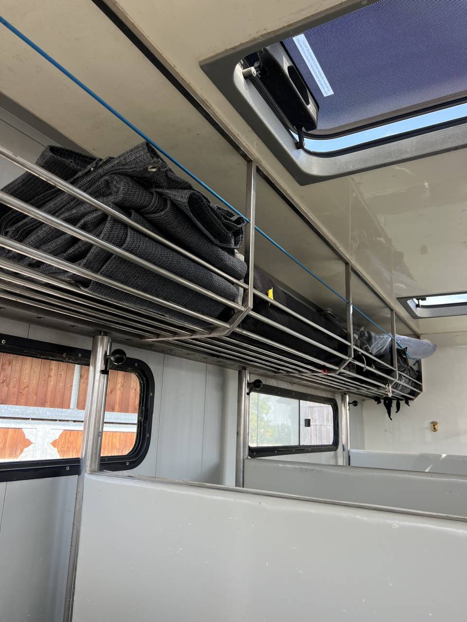 Cami&oacute;n para caballos Mercedes Atego 2004 De segunda mano