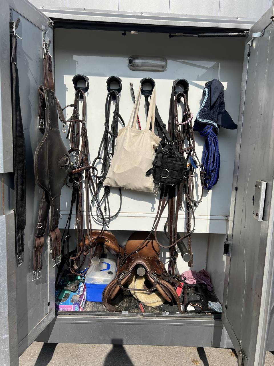 Cami&oacute;n para caballos Mercedes Atego 2004 De segunda mano