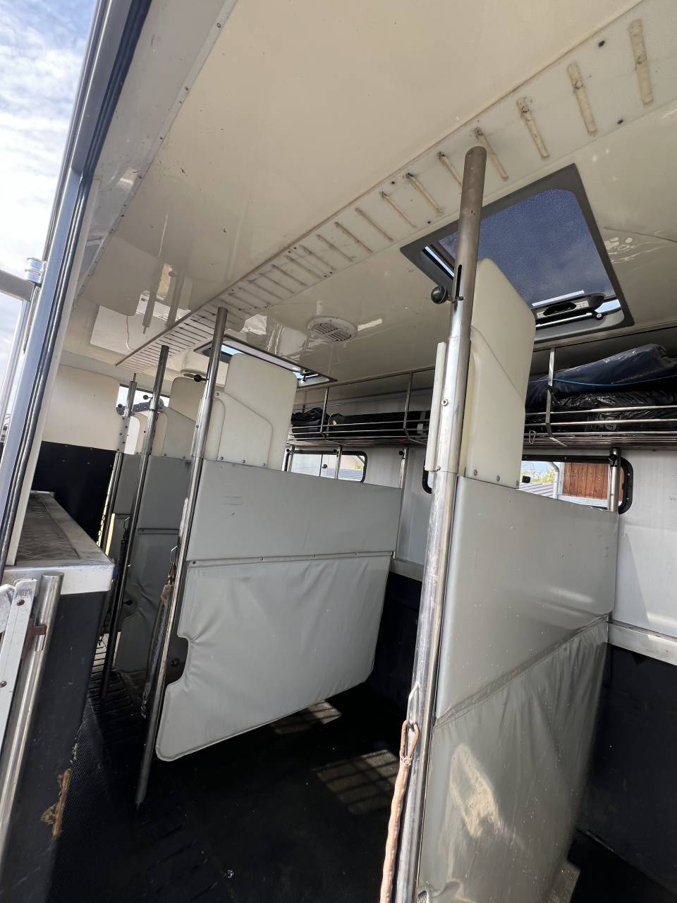 Cami&oacute;n para caballos Mercedes Atego 2004 De segunda mano