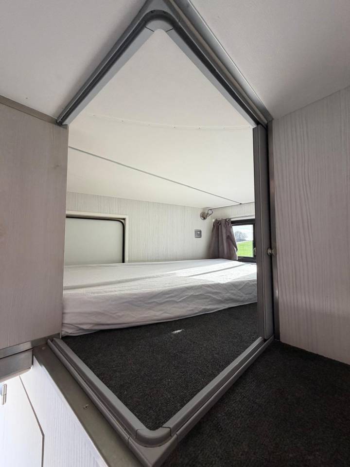 Cami&oacute;n para caballos Volvo Paillard 2017 De segunda mano