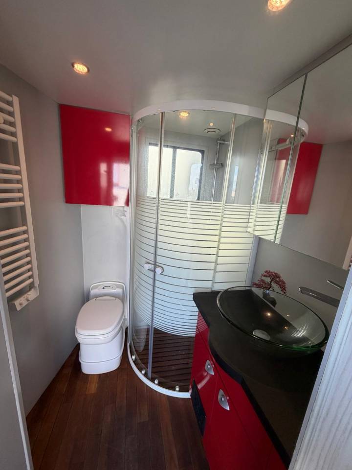 Cami&oacute;n para caballos Volvo Paillard 2017 De segunda mano