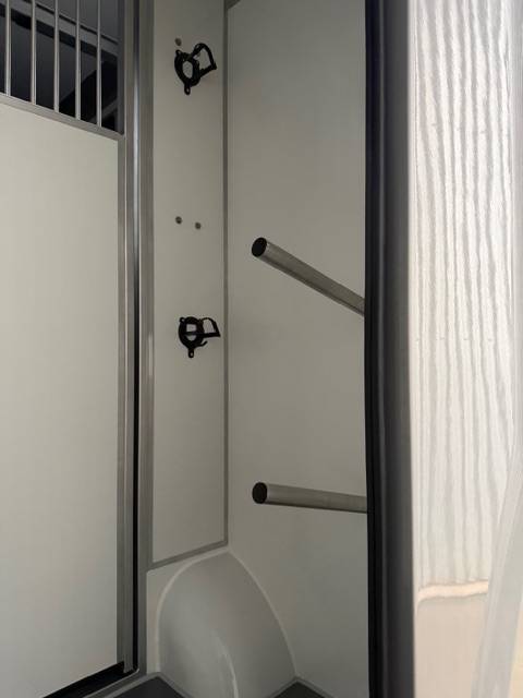 Furgoneta para caballos AKX Opel Movano 2026 Nuevo