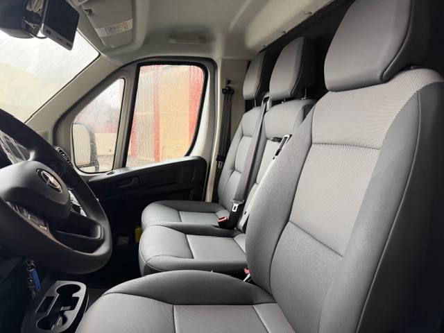 Furgoneta para caballos AKX Opel Movano 2026 Nuevo