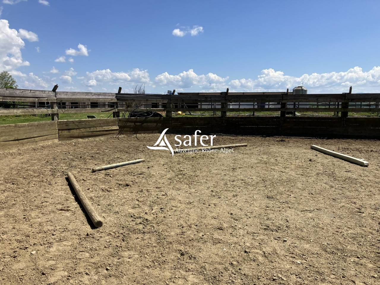 Propiedad ecuestre En venta Dr&ocirc;me