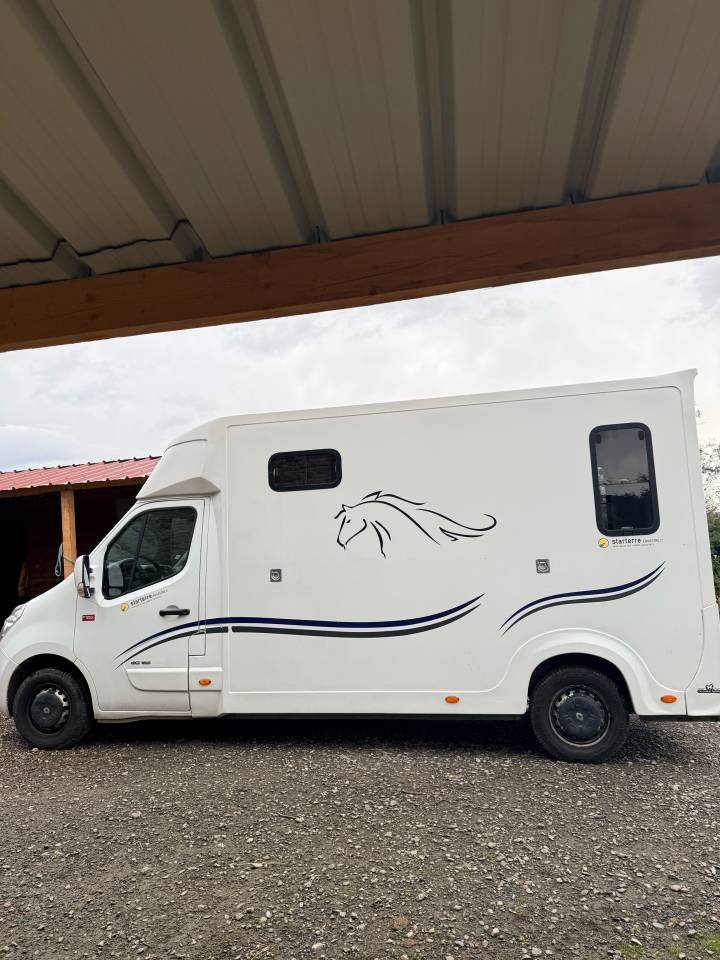 Furgoneta para caballos Ameline HARAS 3 PLACES RENAULT MASTER 2016 De segunda mano