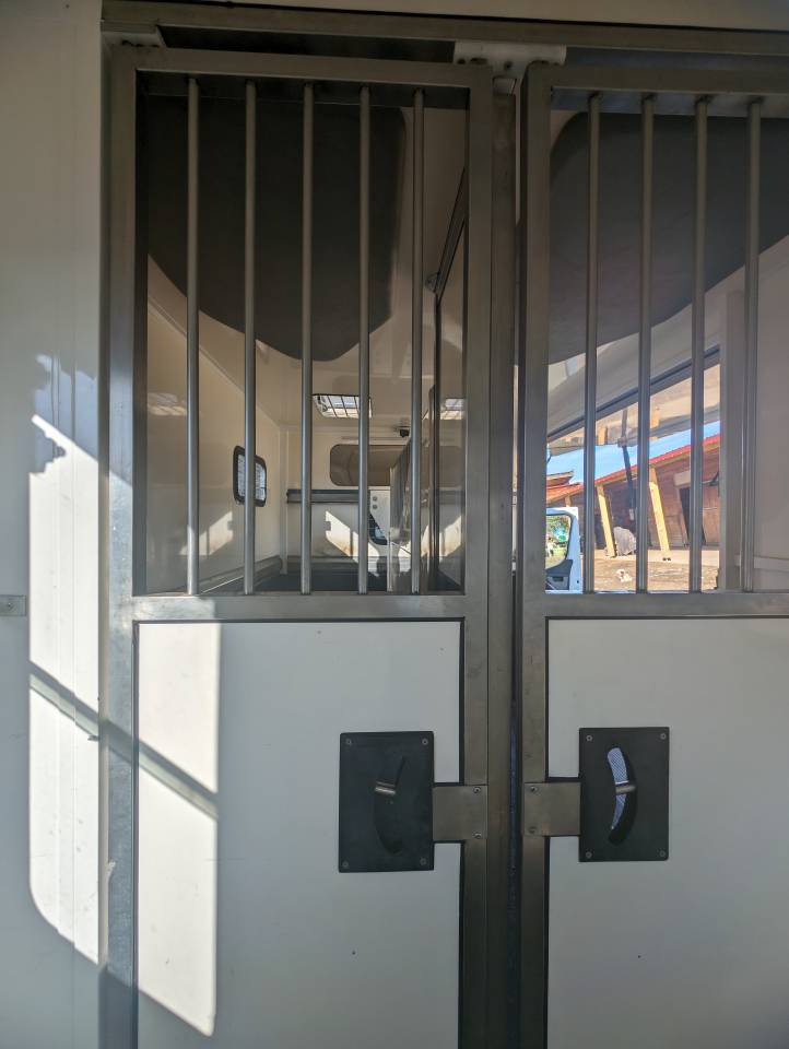 Furgoneta para caballos Ameline HARAS 3 PLACES RENAULT MASTER 2016 De segunda mano