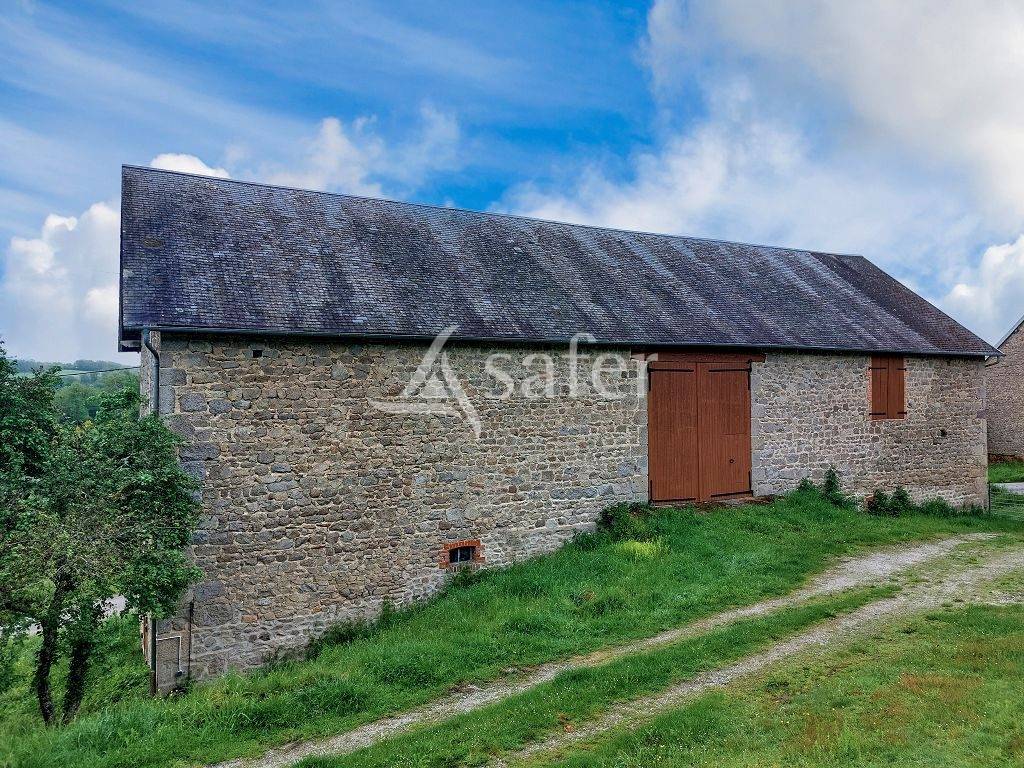 Explotaci&oacute;n agr&iacute;cola En venta Creuse