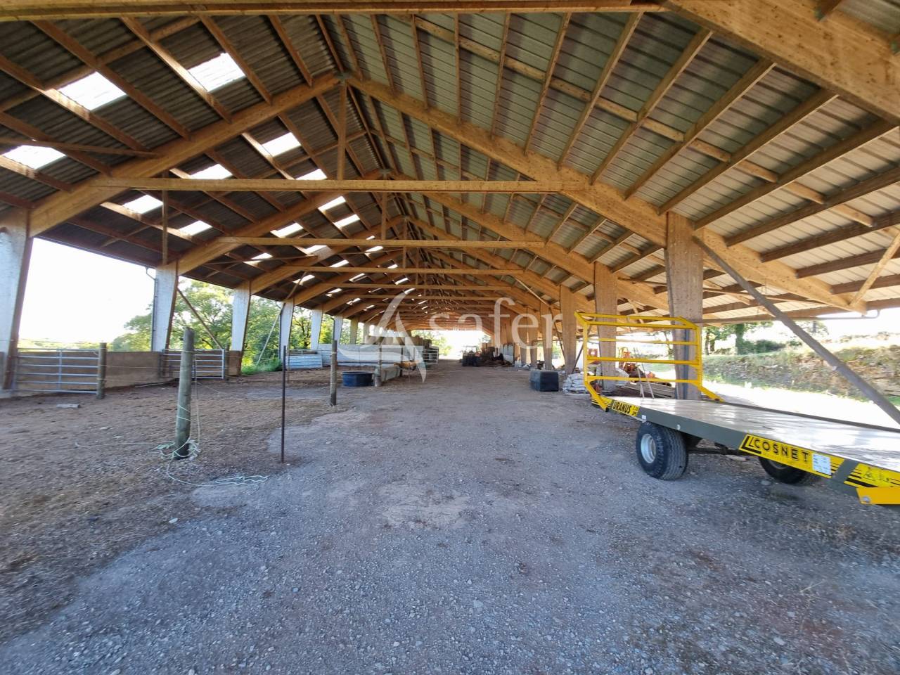 Explotaci&oacute;n agr&iacute;cola En venta Lot