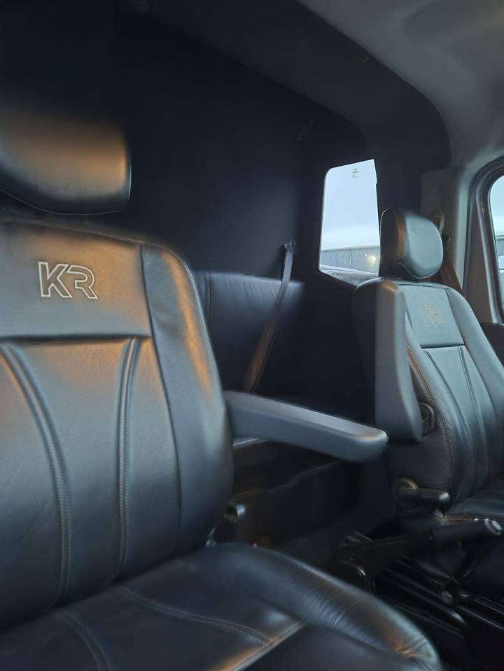 Furgoneta para caballos Krismar  2023 De segunda mano