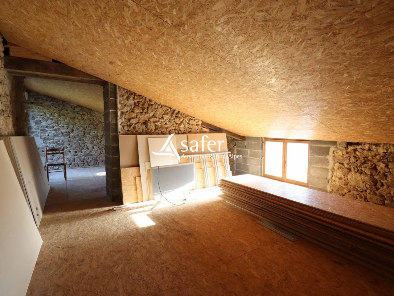 Explotaci&oacute;n porcina En venta Puy-de-D&ocirc;me