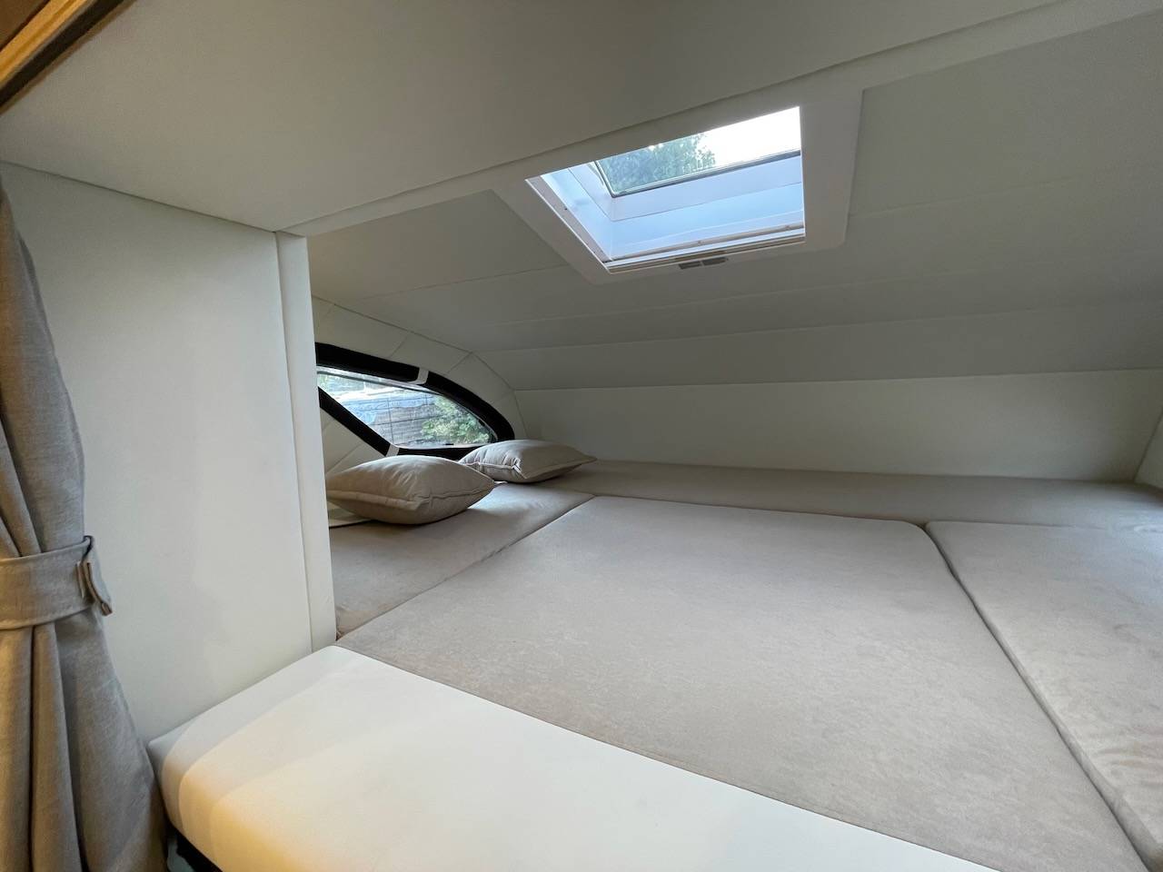 Cami&oacute;n para caballos Scania SCANIA 0 De segunda mano