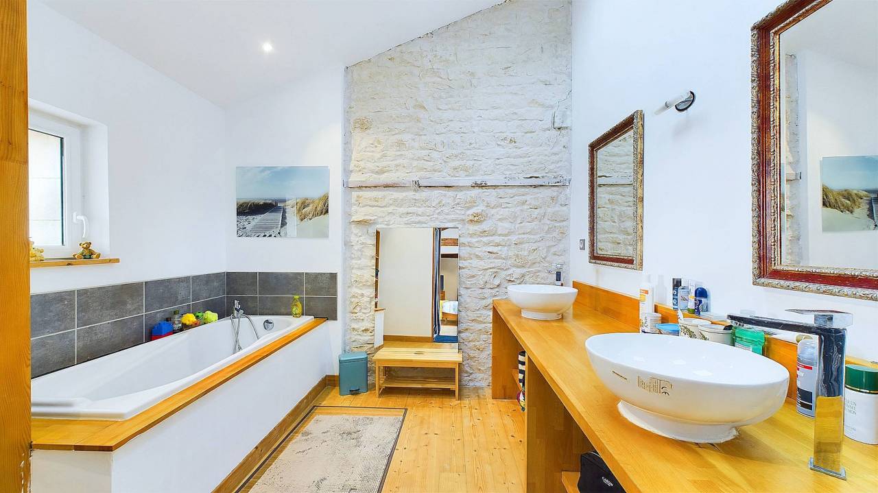 Propiedad ecuestre En venta Charente Mar&iacute;timo