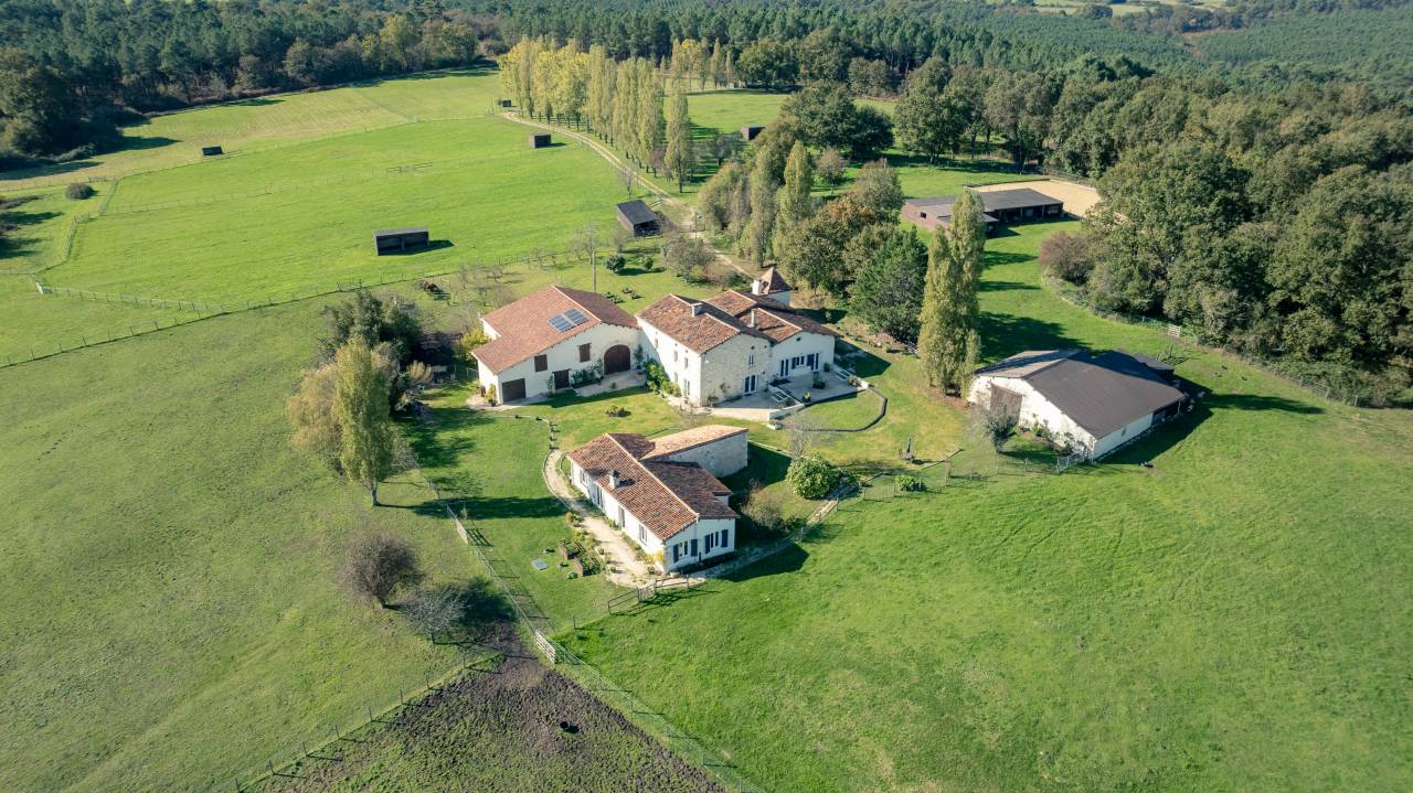 Propiedad ecuestre En venta Charente