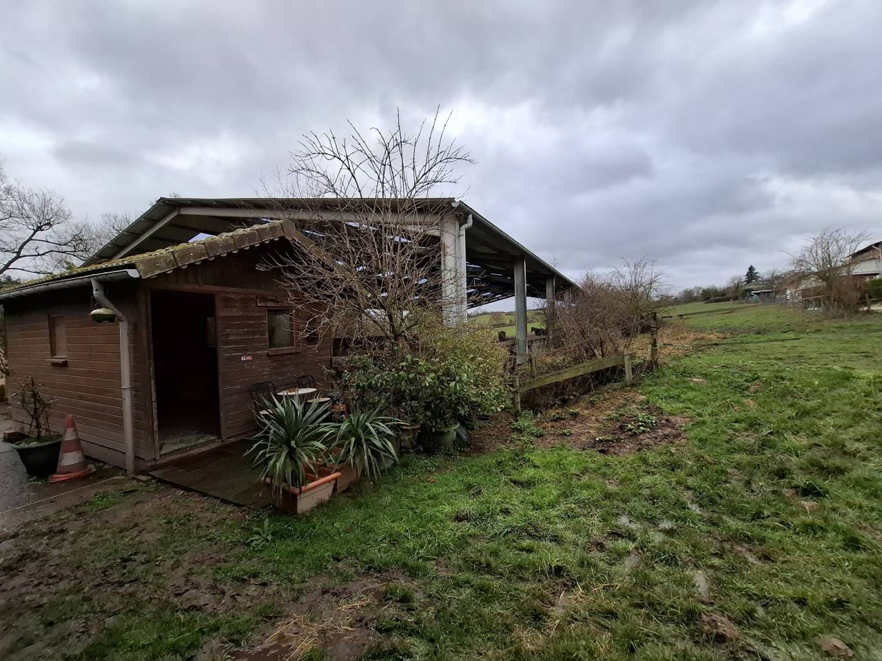 Cuadra de propietarios En venta Allier